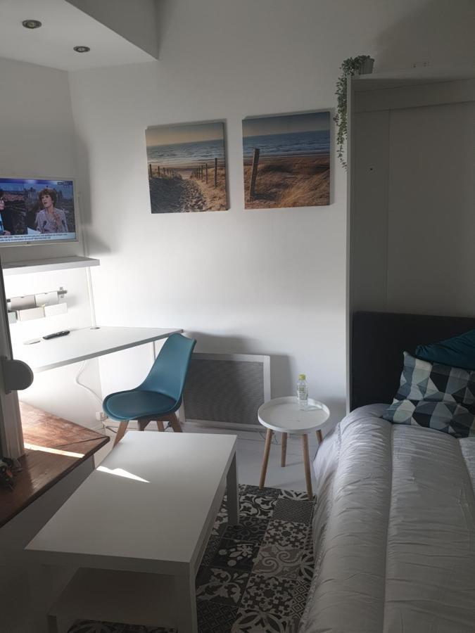 Studio Vue Mer Au Coeur De Malo Les Bains Pieds Dans L Eau Dunkirk Bagian luar foto